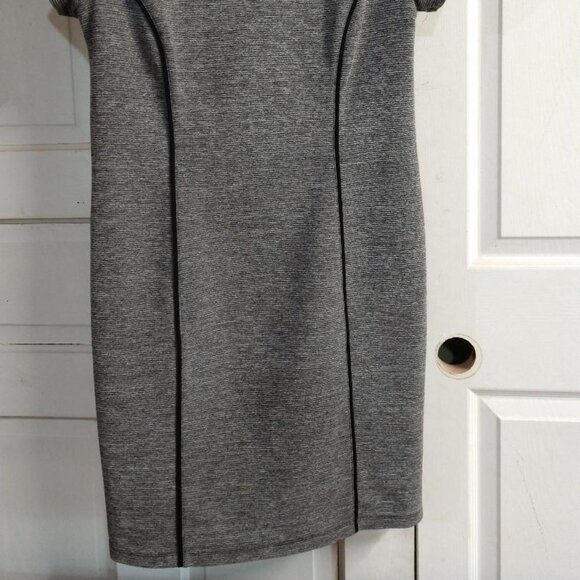 Chico's Sheath Dress - Scoop Neck, Gray/Black Ribbed - Size 0- Short Sleeve - Picture 2 of 8